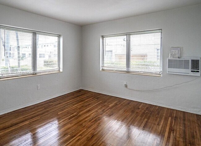 Building Photo - 7711 Dickens Ave