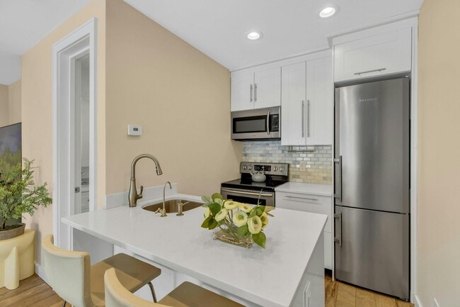 Building Photo - 14 Crossman Pl
