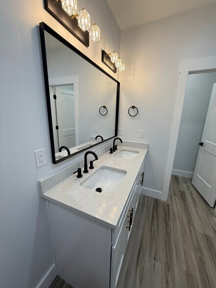 Building Photo - 137 McBeth Rd