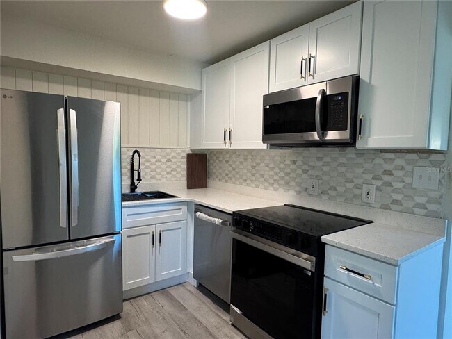 Building Photo - 7224 Valiant Ct