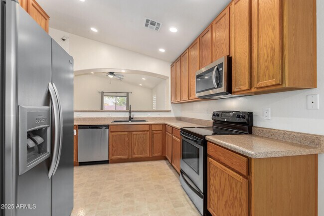 Building Photo - 4410 N 124th Ave