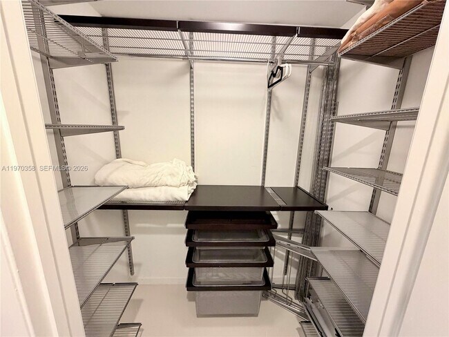 Building Photo - 465 Brickell Ave