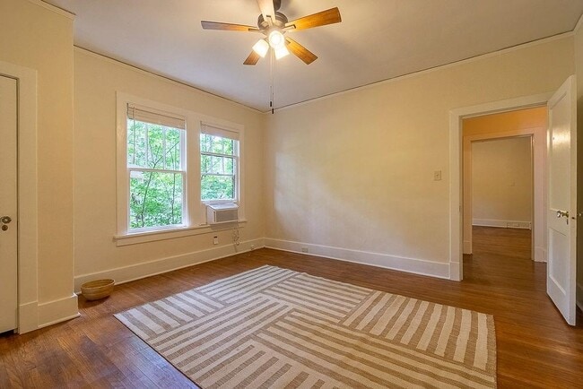 Building Photo - 343 N McLean Blvd