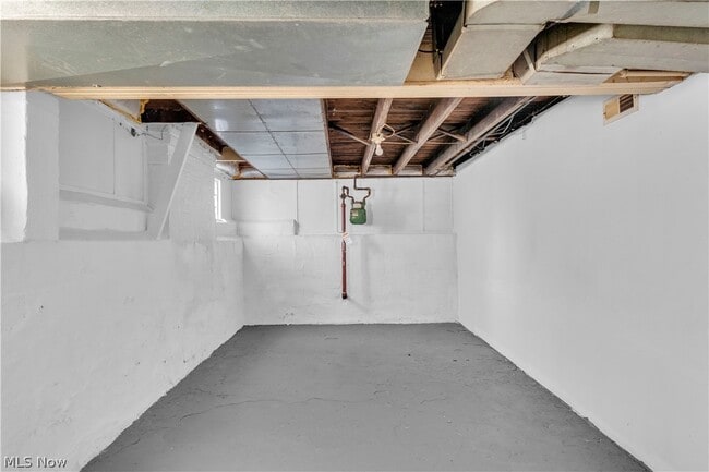 Building Photo - 1145 E 167th St