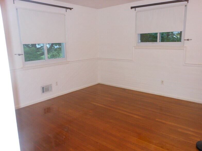 Building Photo - 14 Lyman Rd