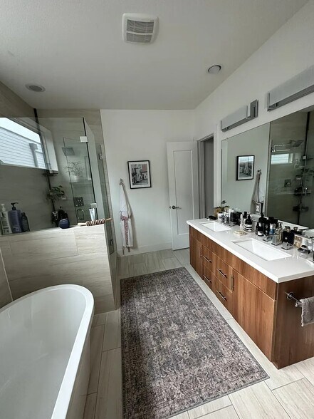 Building Photo - 5705 Bryan Pky