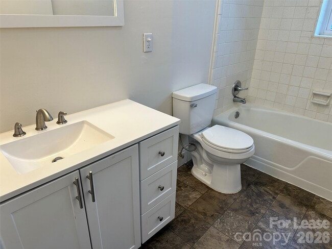 Building Photo - 920 McAlway Rd