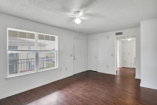 Living Room Southwind Place Apartments - Southwind Apartments