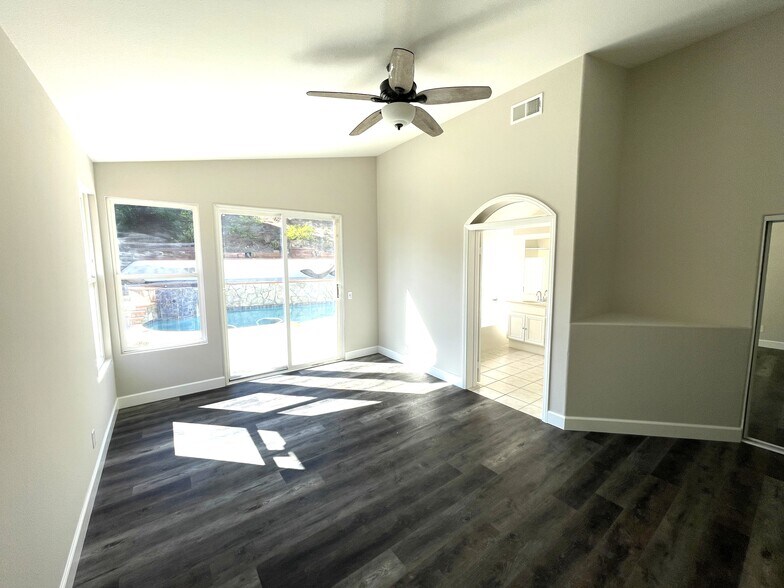 Building Photo - 1249 Bernardo Ave