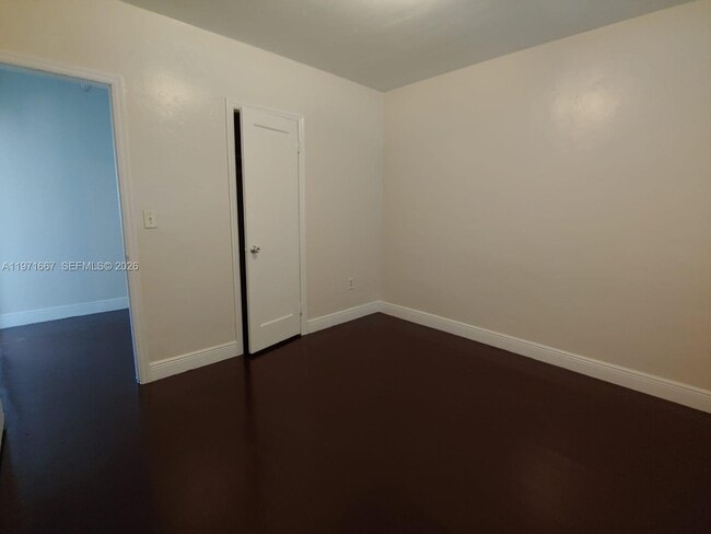 Building Photo - 1465 NE 149th St