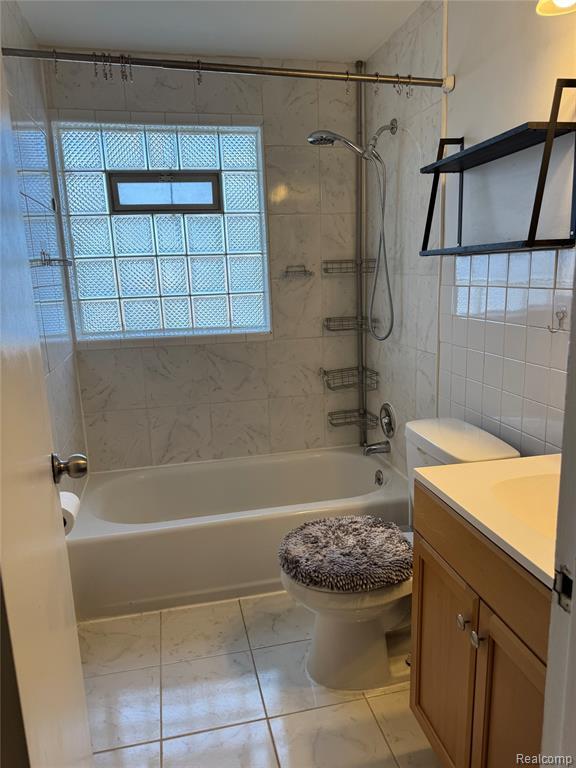 Building Photo - 1818 N Center St