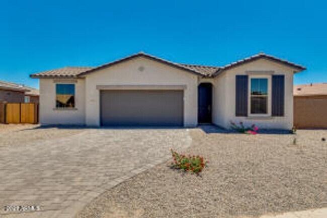 Building Photo - 5 bedroom/ 2 bath home in Casa Grande