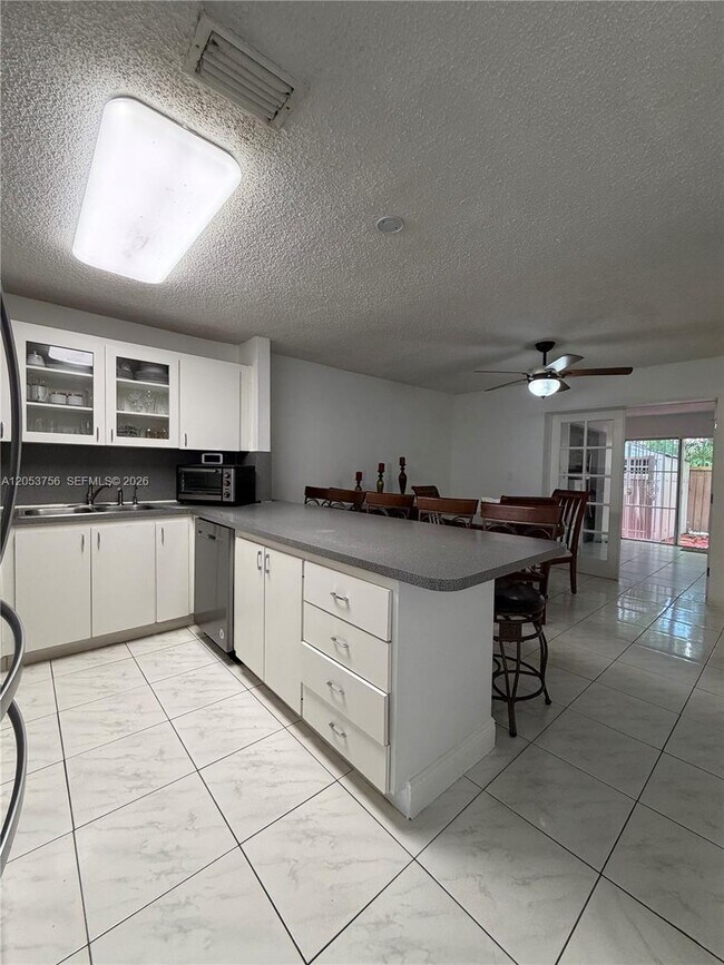 Building Photo - 3832 SW 107th Ave