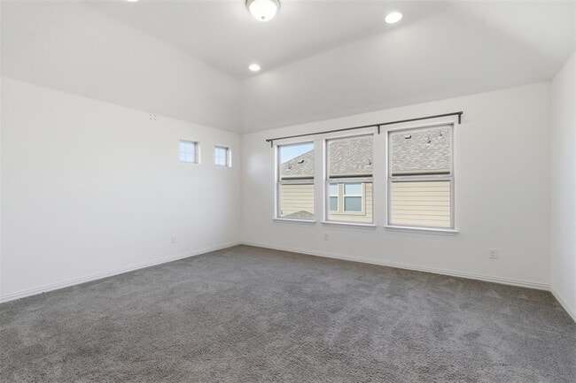 Building Photo - 3200 Hidalgo Loop