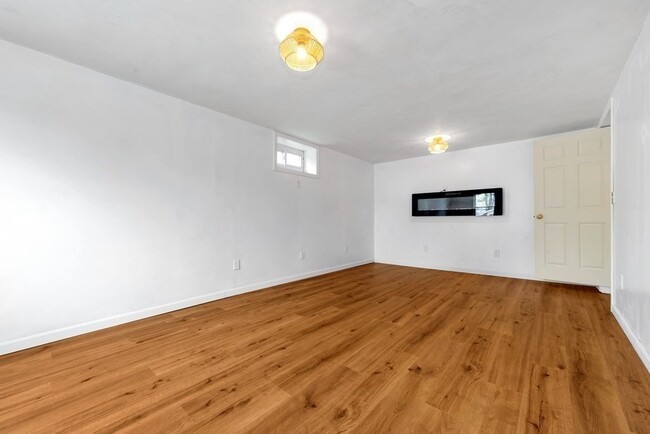 Building Photo - 61 Montmorenci Ave