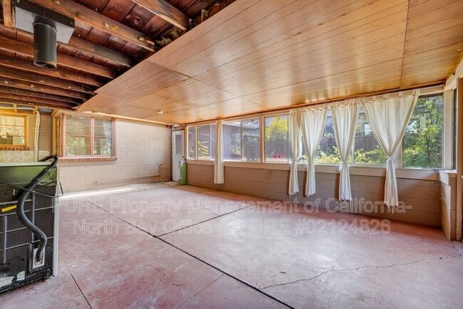 Building Photo - 1536 Madrona Ave