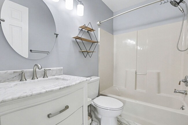 Building Photo - 3 bedroom 2.5 bathroom town-home for rent in Mechanicsburg