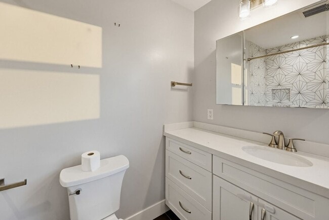 Building Photo - 3 Bedroom Home with Ocean Views in Point Loma