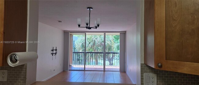 Building Photo - 10835 SW 112th Ave