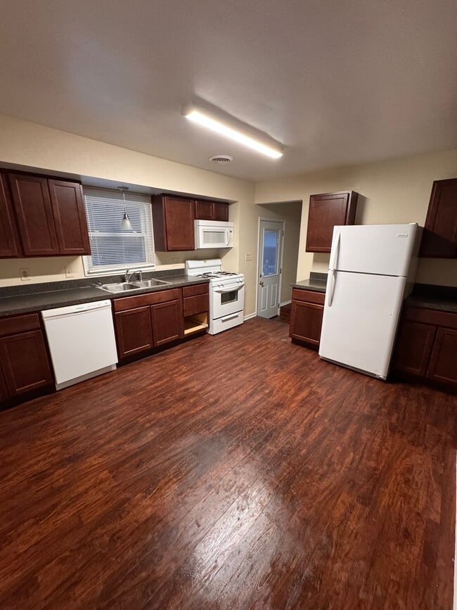 Building Photo - 311 Ventura Dr