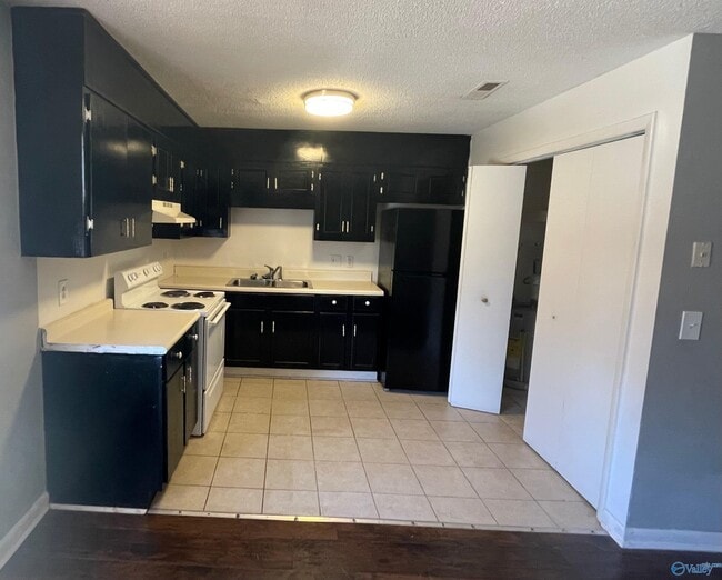 Building Photo - 4514 Bonnell Dr NW