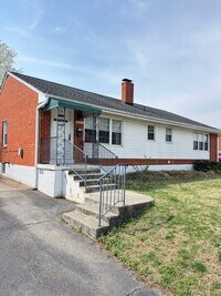 Building Photo - Malvern Road Duplex