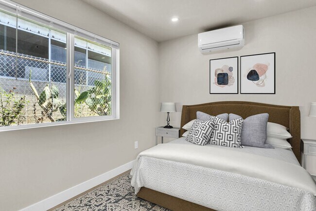 Building Photo - Newly remodeled 2 bed 1 bath with washer &...