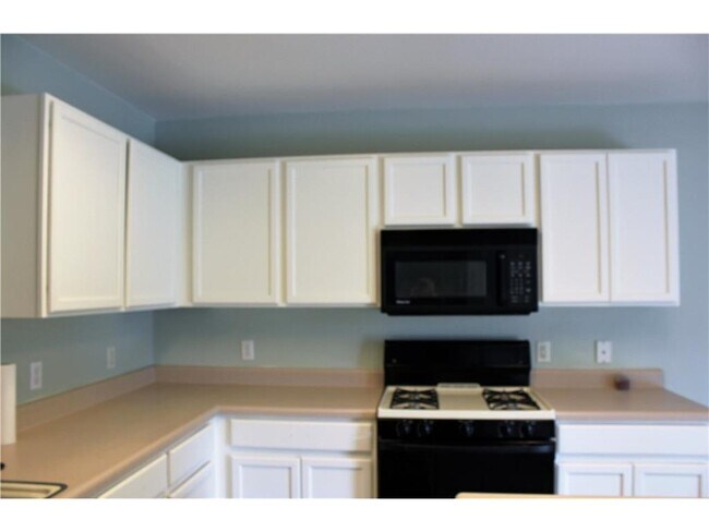 Building Photo - 1806 Lloydminister Way