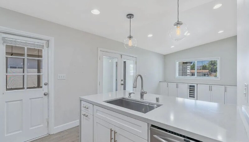 Building Photo - 22922 Cantlay St