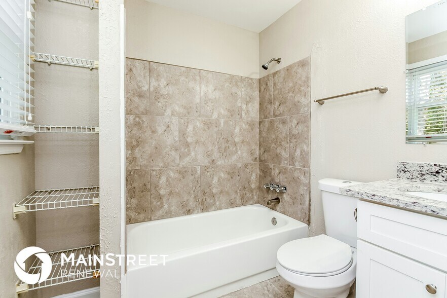 Building Photo - 1561 Rose Garden Ln