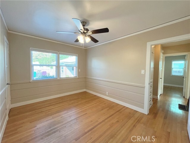 Building Photo - 215 E Scott St