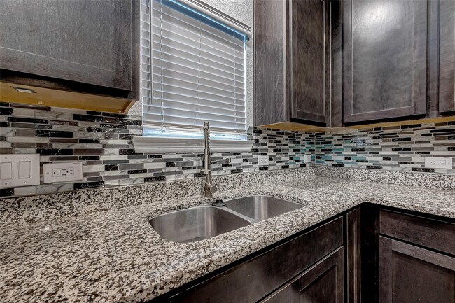 Building Photo - 25407 Northpark Lake Dr