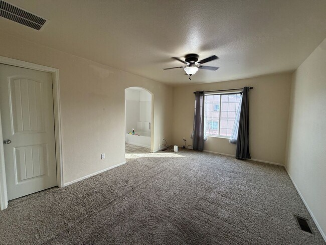 Building Photo - 3 Bed 3 Bath Townhome in Stetson Hills – Prime Location Near Powers Corridor!