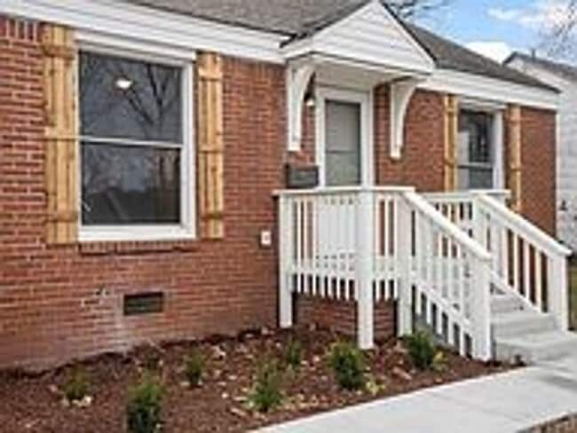 Building Photo - Updated 2 Bed 1 Bath Rental Home Tulsa
