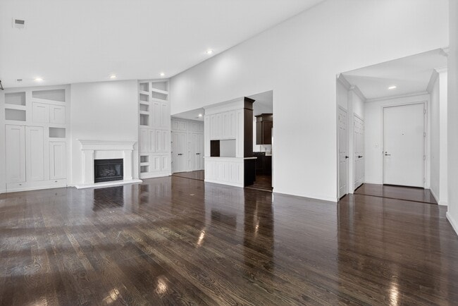 Building Photo - 155 N Hanley Rd