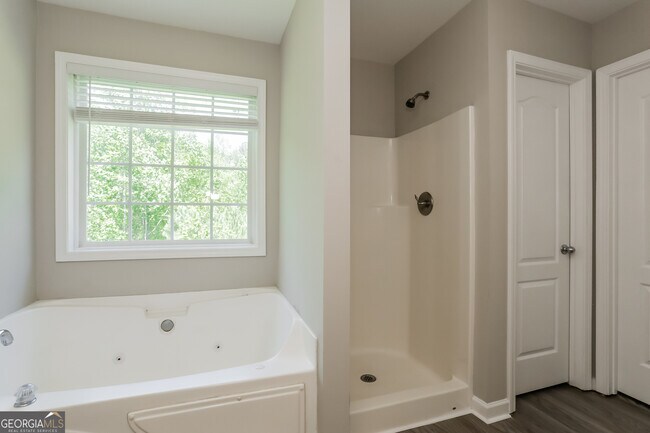 Building Photo - 1299 Vonda Ln SW