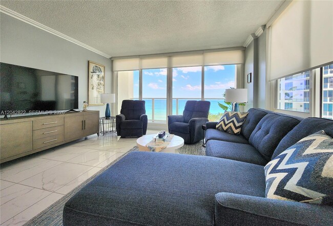 Building Photo - 3505 S Ocean Dr