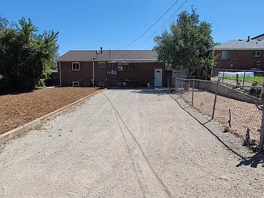 Building Photo - 5211 Julian St