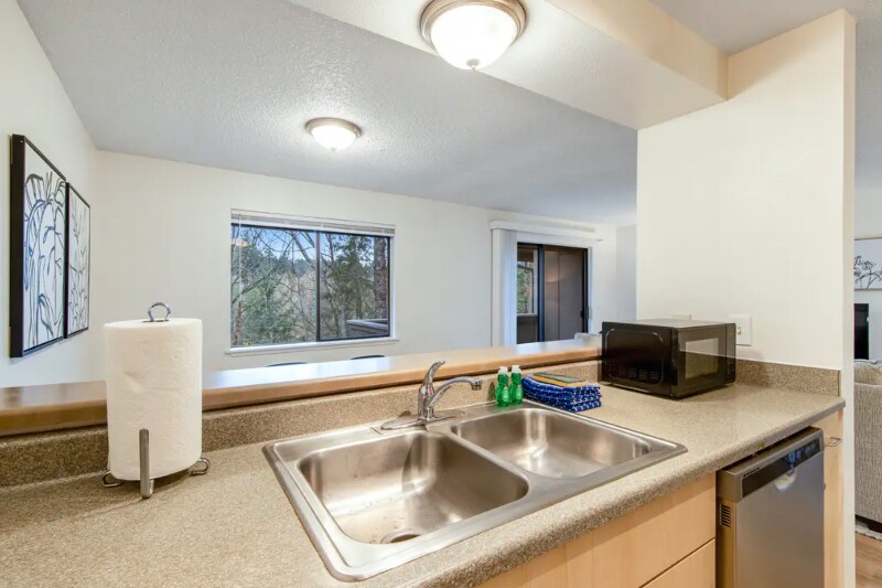 Building Photo - 49 NE Torval Canyon Rd
