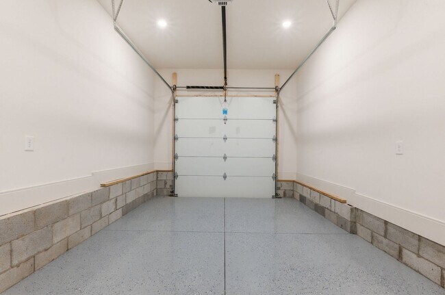 Building Photo - Brand New Build Townhouse in Charlotte Park