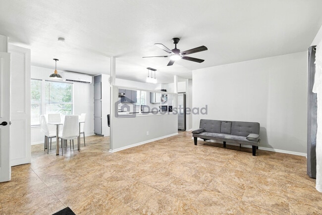 Building Photo - 7023 Westville Dr