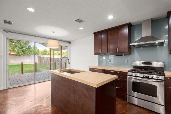 Building Photo - 3407 Sweetgum Trce