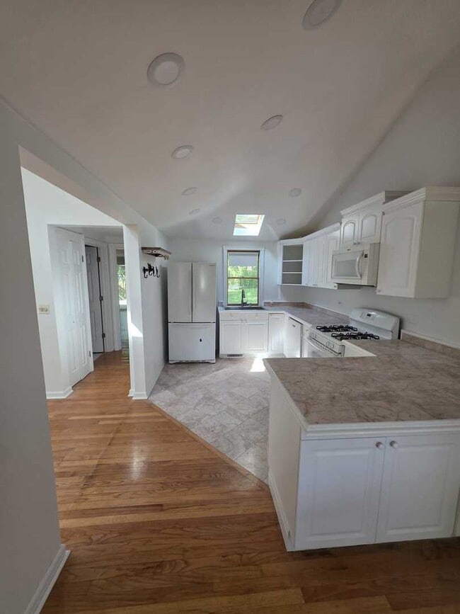 Building Photo - 20831 Maple Ct