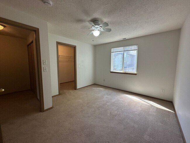 Building Photo - Fresh interior and exterior new painting