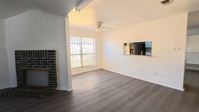 Building Photo - 9519 Wellsworth Dr