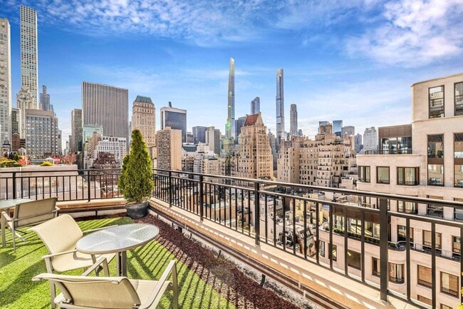 Building Photo - 27 E 65th St