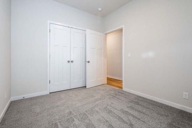 Building Photo - Top Of The Line Newly Built Duplex!