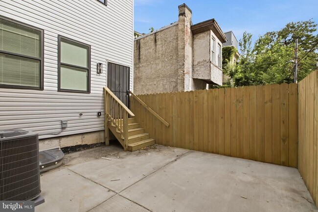 Building Photo - 2503 N 12th St