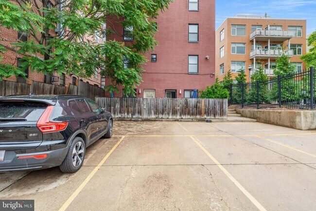 Building Photo - 1354 Euclid St NW