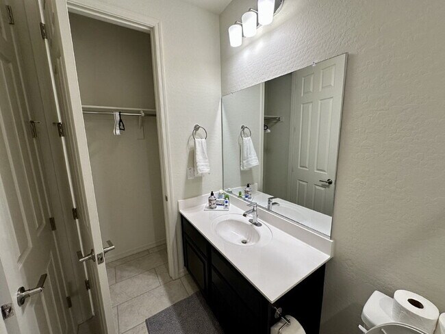 Building Photo - 13726 W Whisper Rock Trail